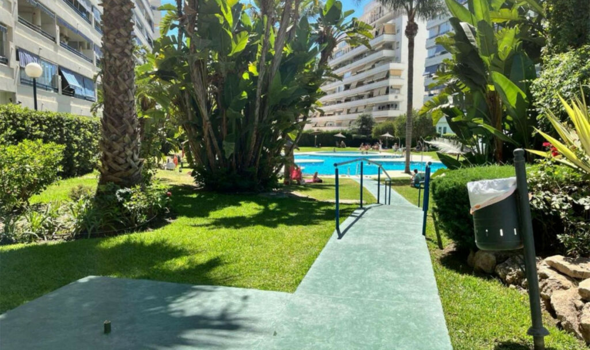 Resale - Apartment -
Marbella