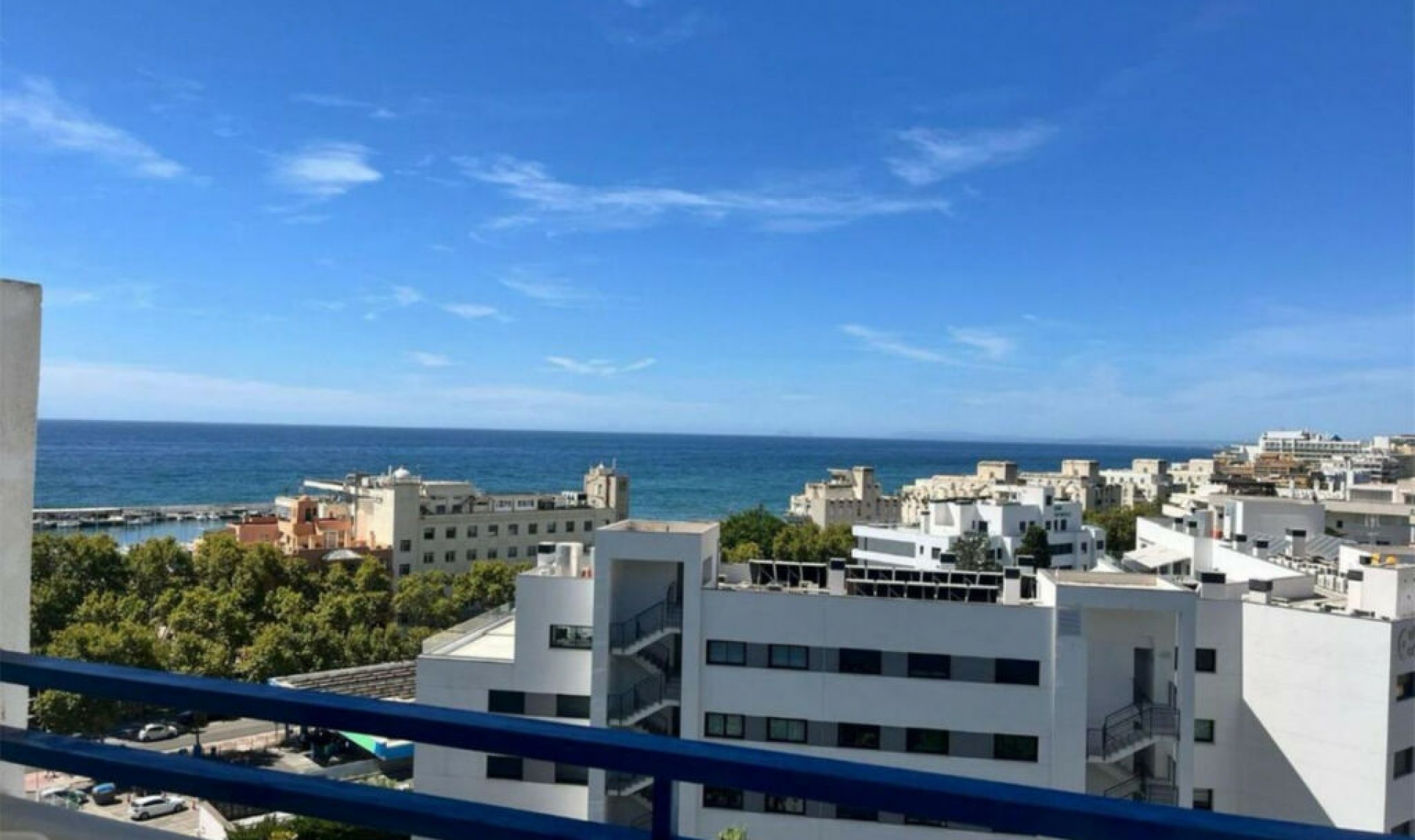 Resale - Apartment -
Marbella