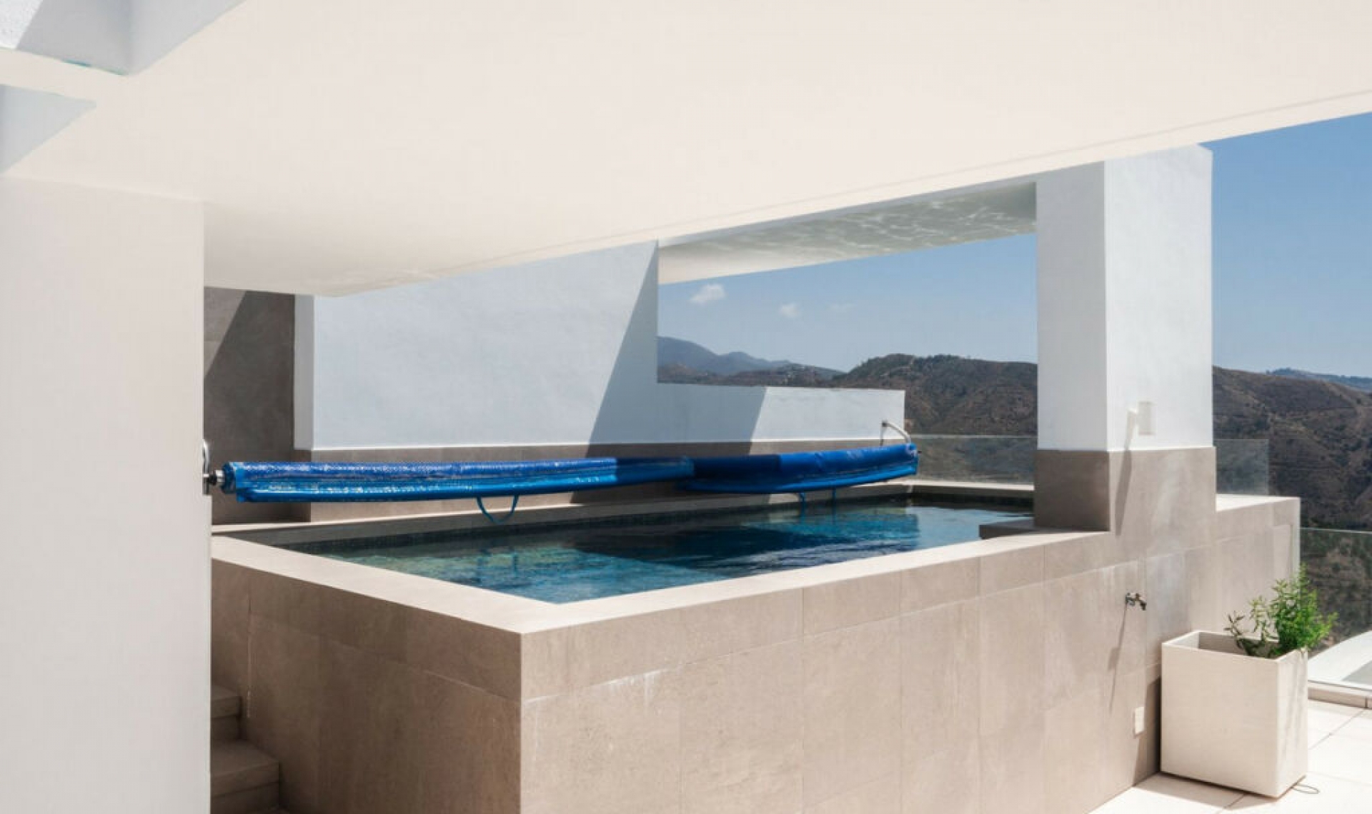 Resale - Apartment -
Marbella