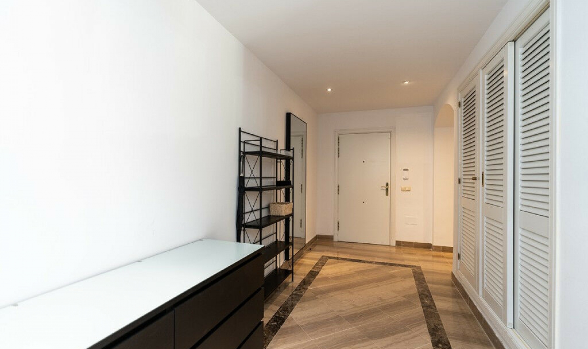 Resale - Apartment -
Marbella