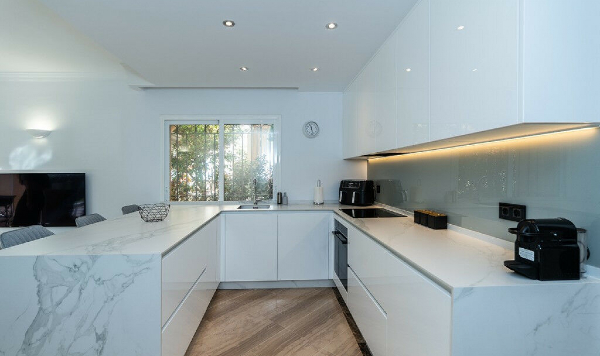 Resale - Apartment -
Marbella