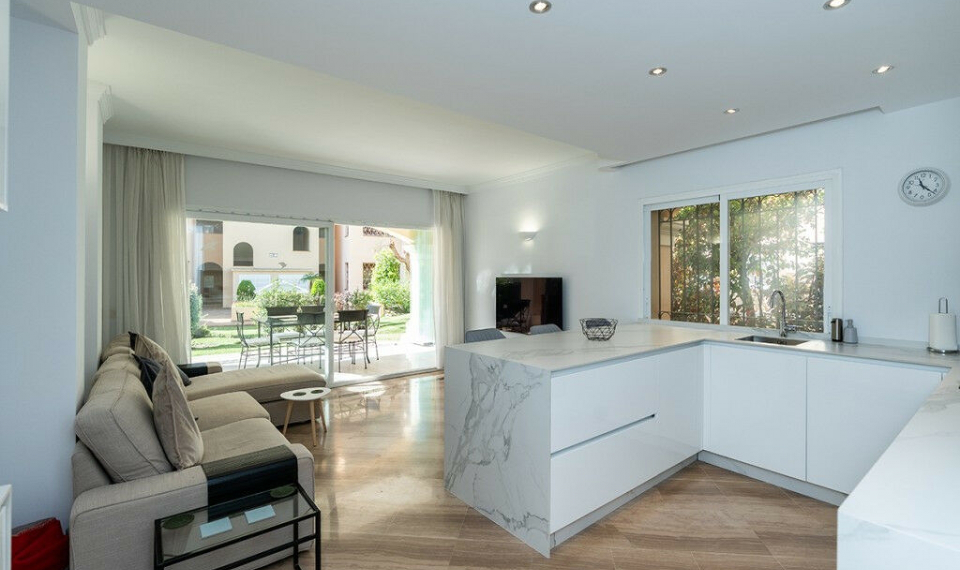 Resale - Apartment -
Marbella