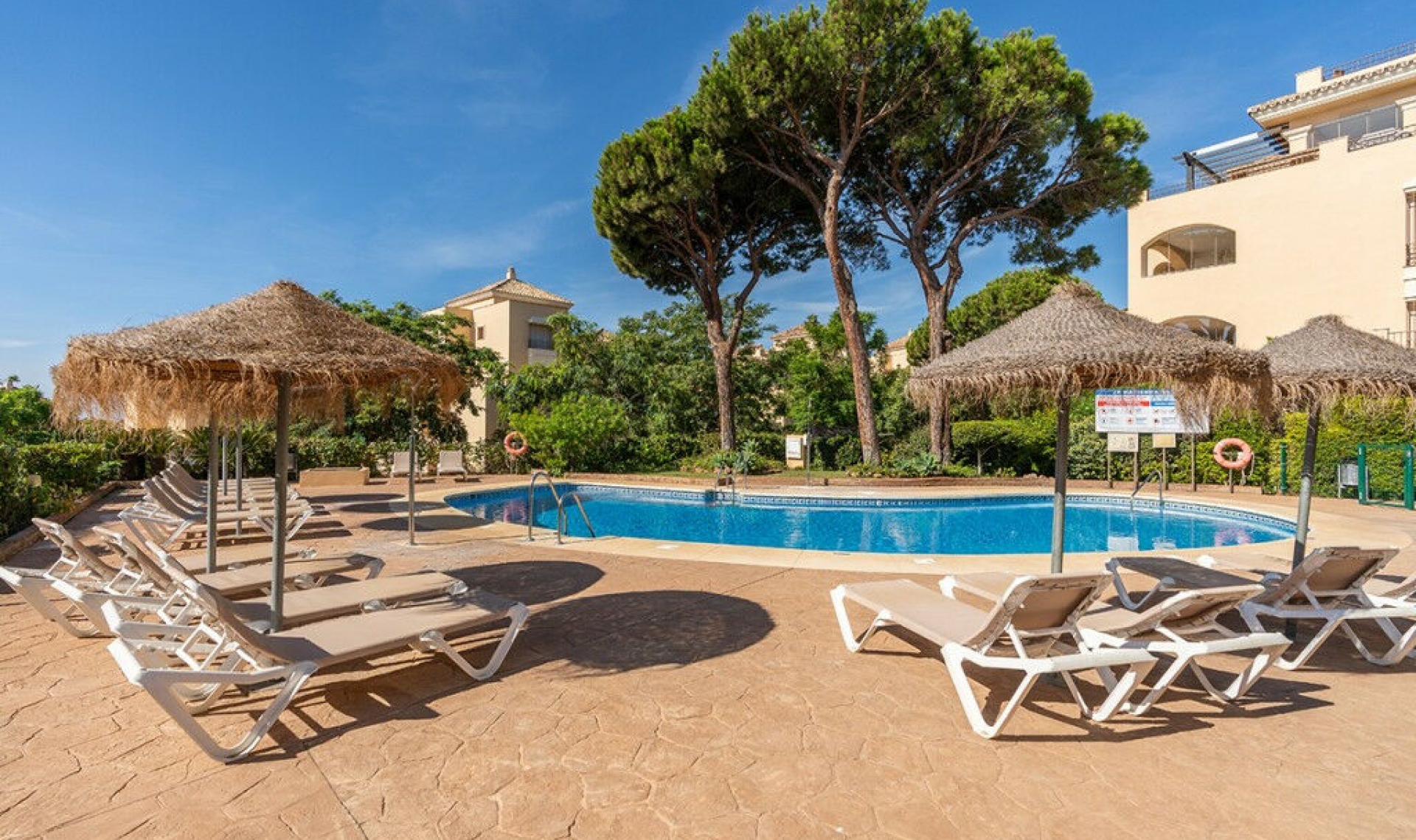 Resale - Apartment -
Marbella