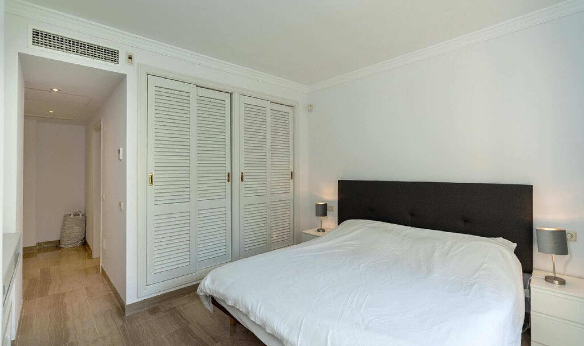Resale - Apartment -
Marbella