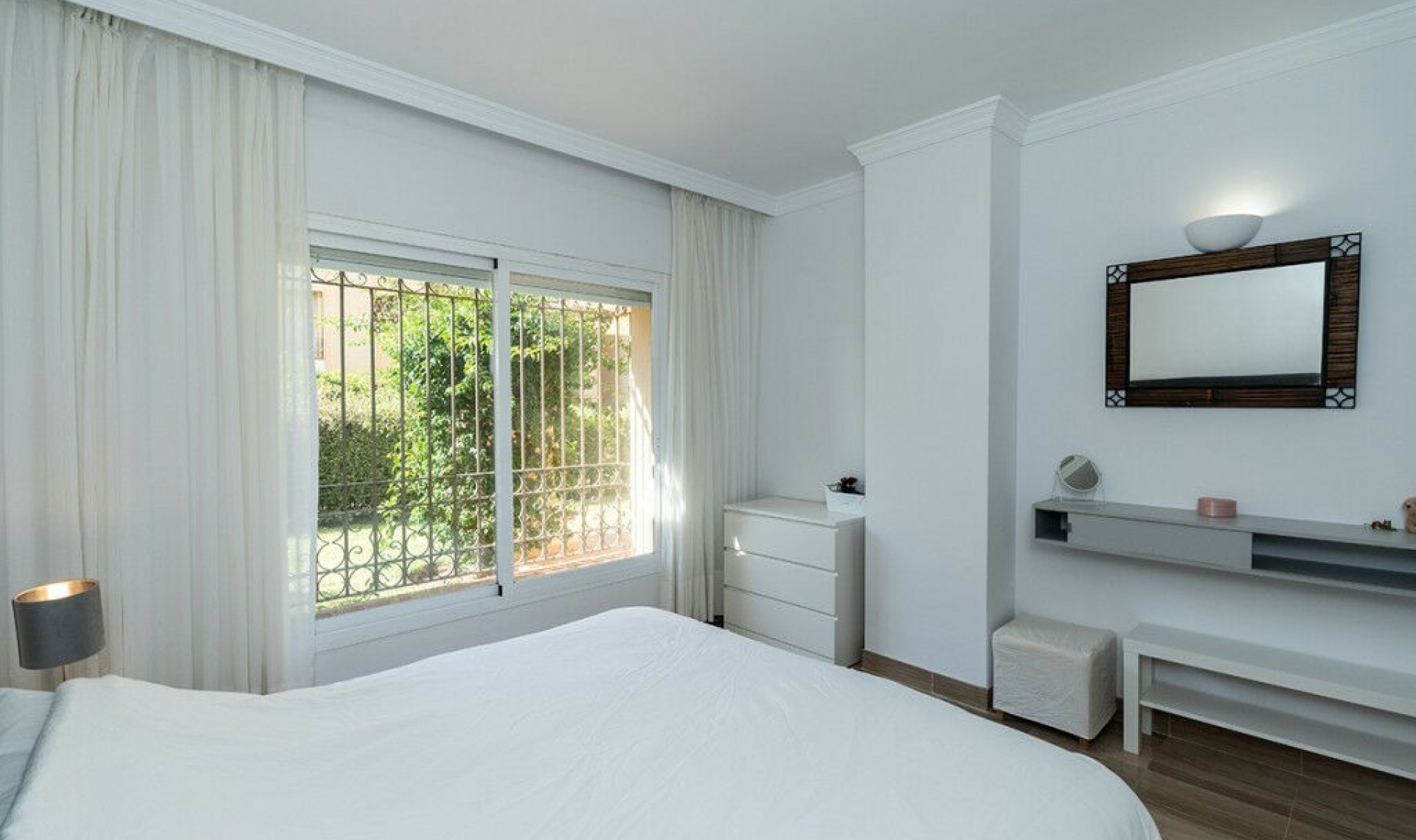 Resale - Apartment -
Marbella