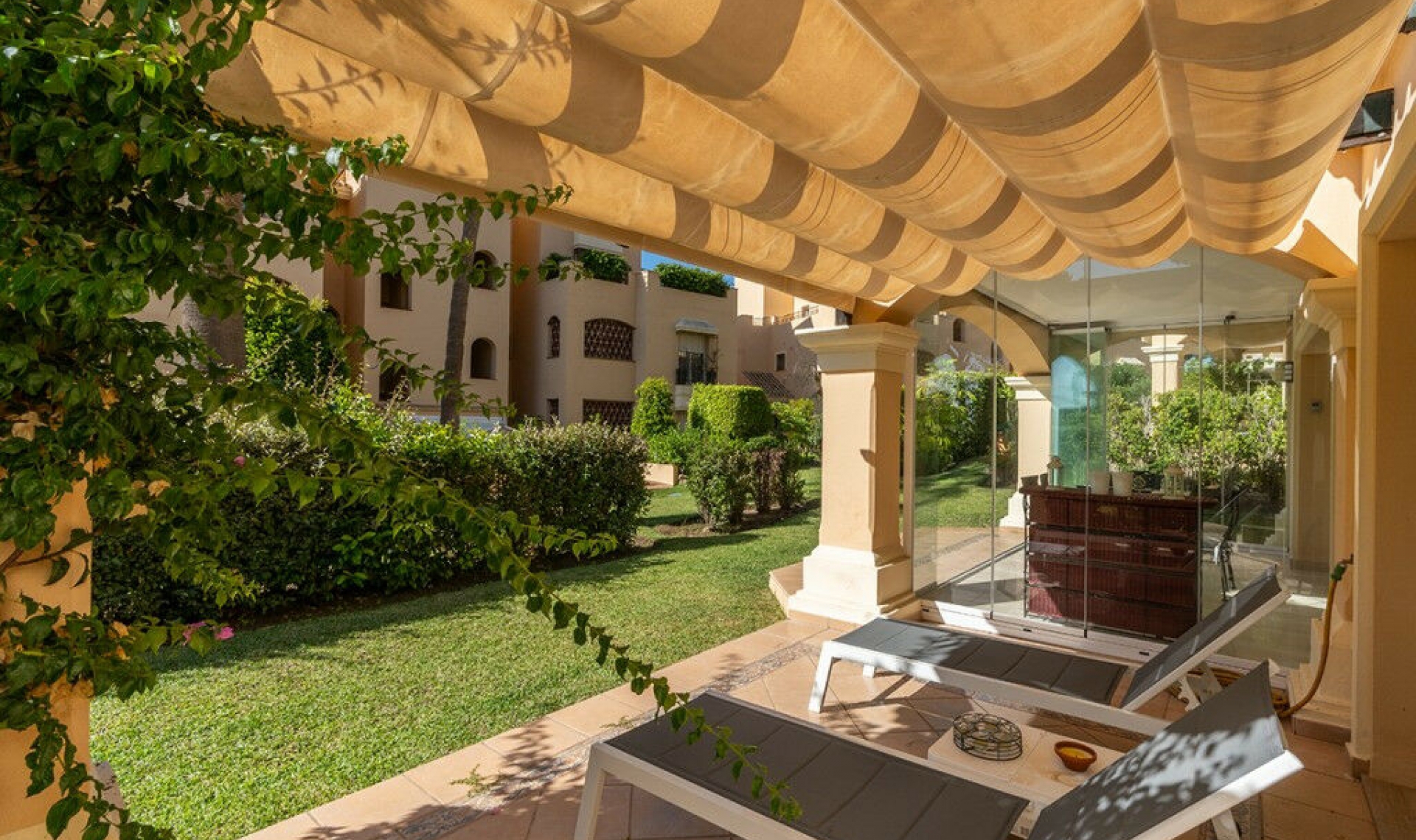 Resale - Apartment -
Marbella
