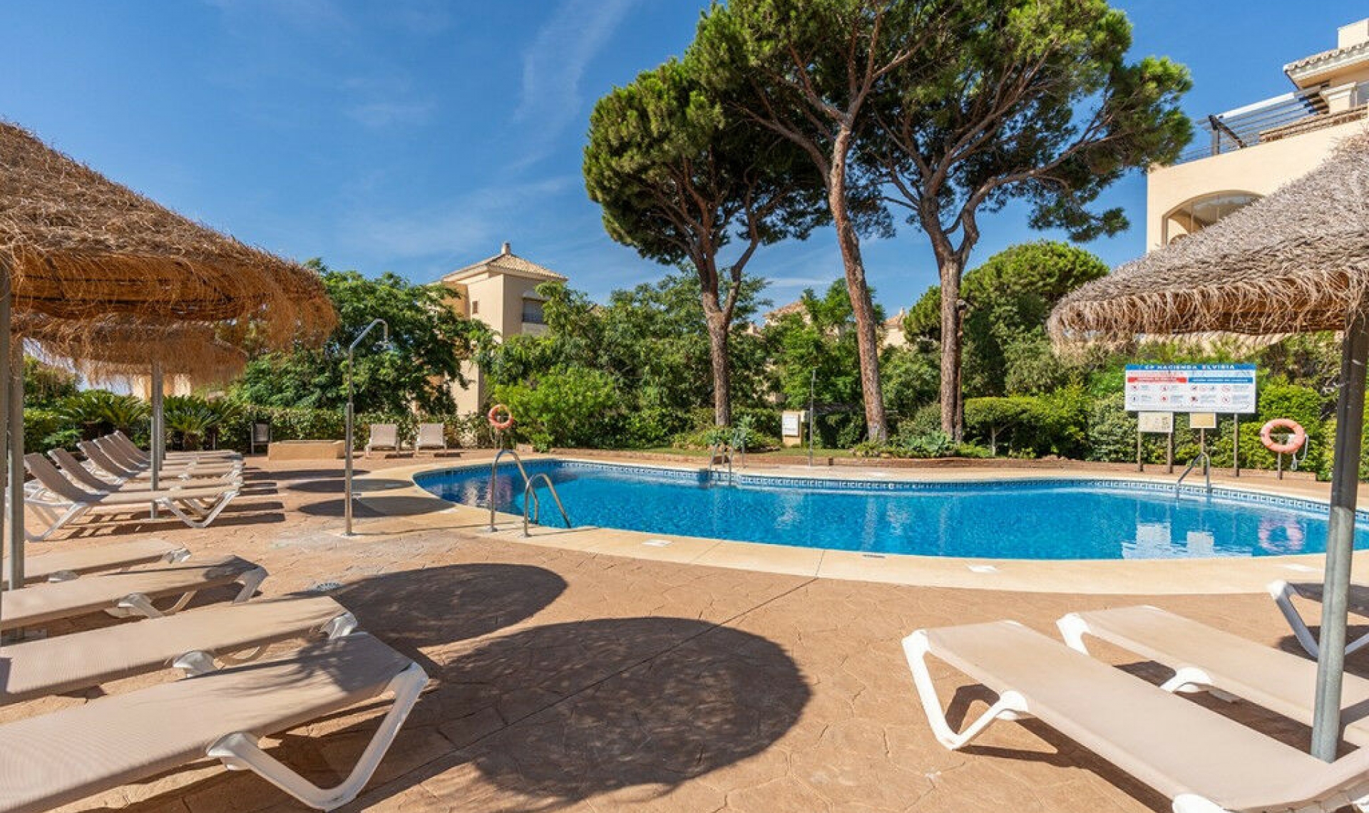 Resale - Apartment -
Marbella