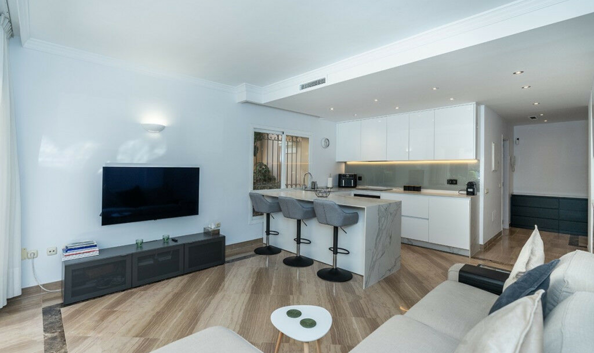 Resale - Apartment -
Marbella