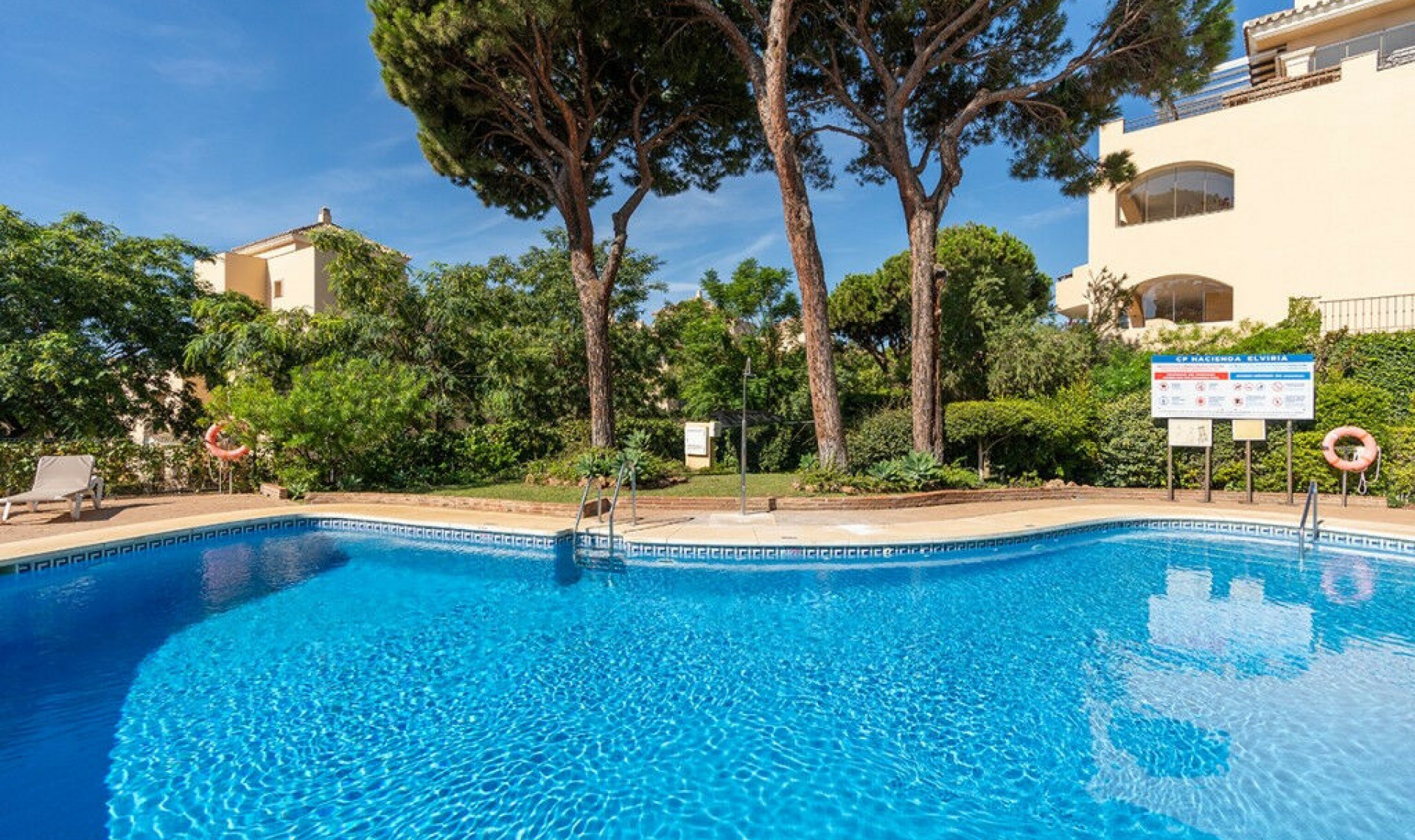 Resale - Apartment -
Marbella