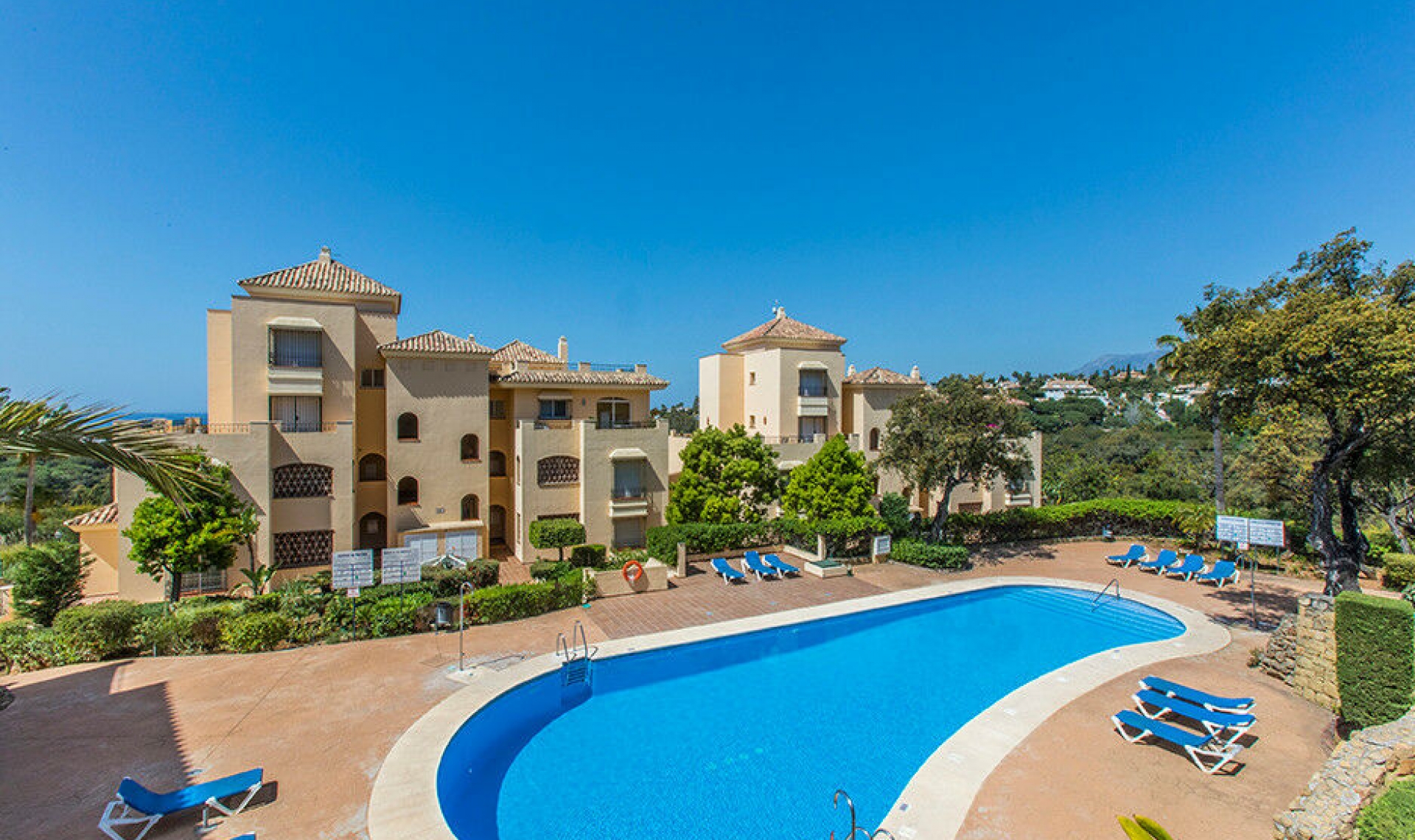 Resale - Apartment -
Marbella