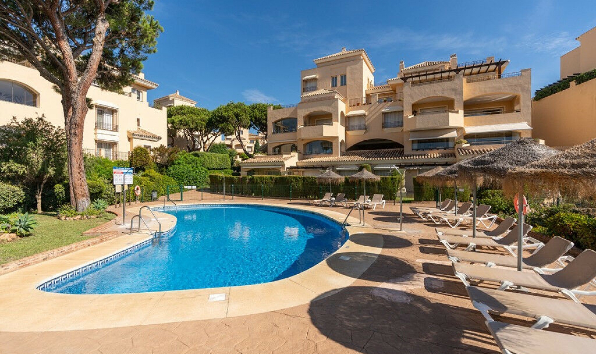 Resale - Apartment -
Marbella