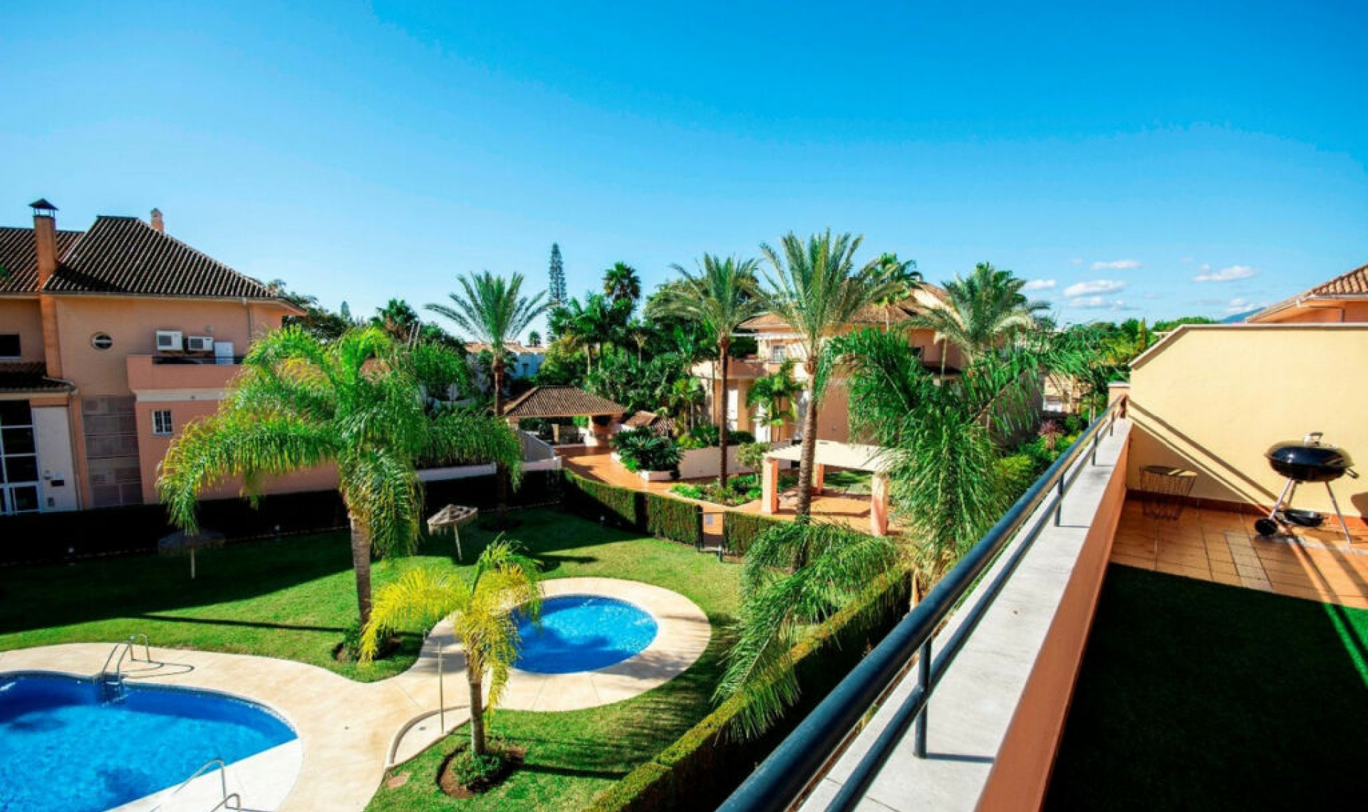 Resale - Apartment -
Marbella