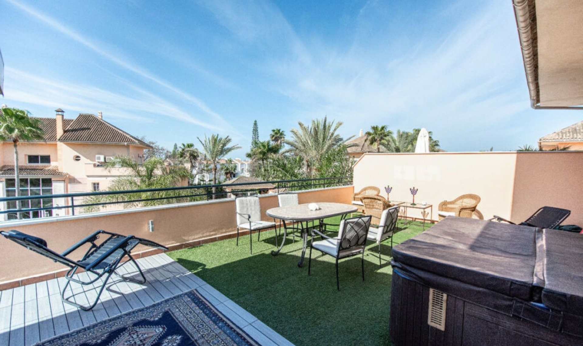 Resale - Apartment -
Marbella