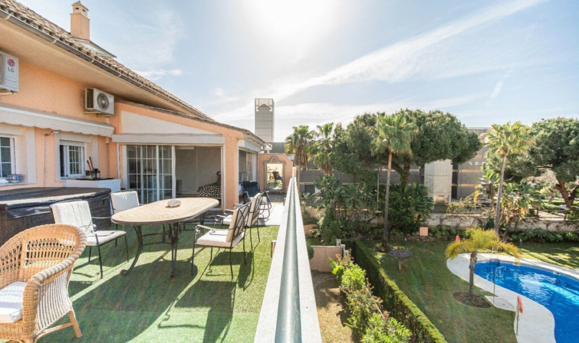 Resale - Apartment -
Marbella
