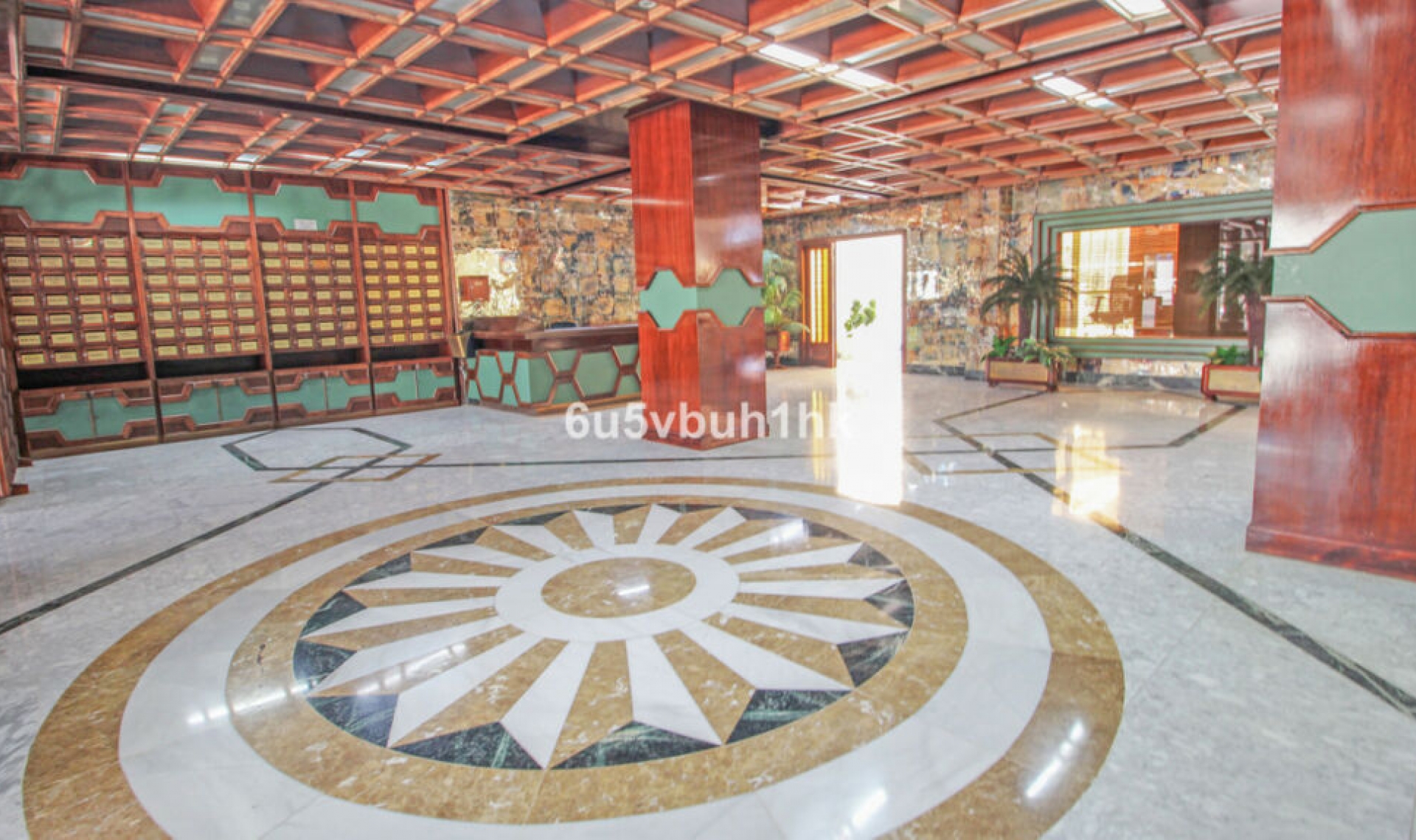 Resale - Apartment -
Marbella