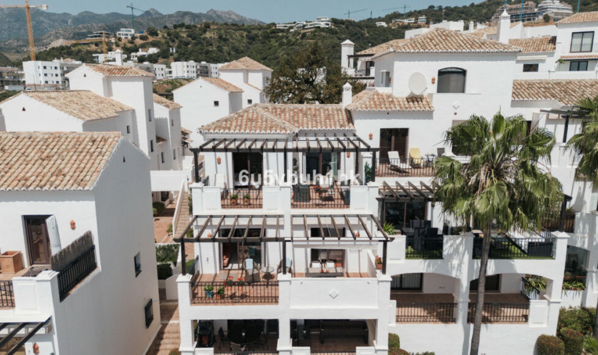 Resale - Apartment -
Marbella