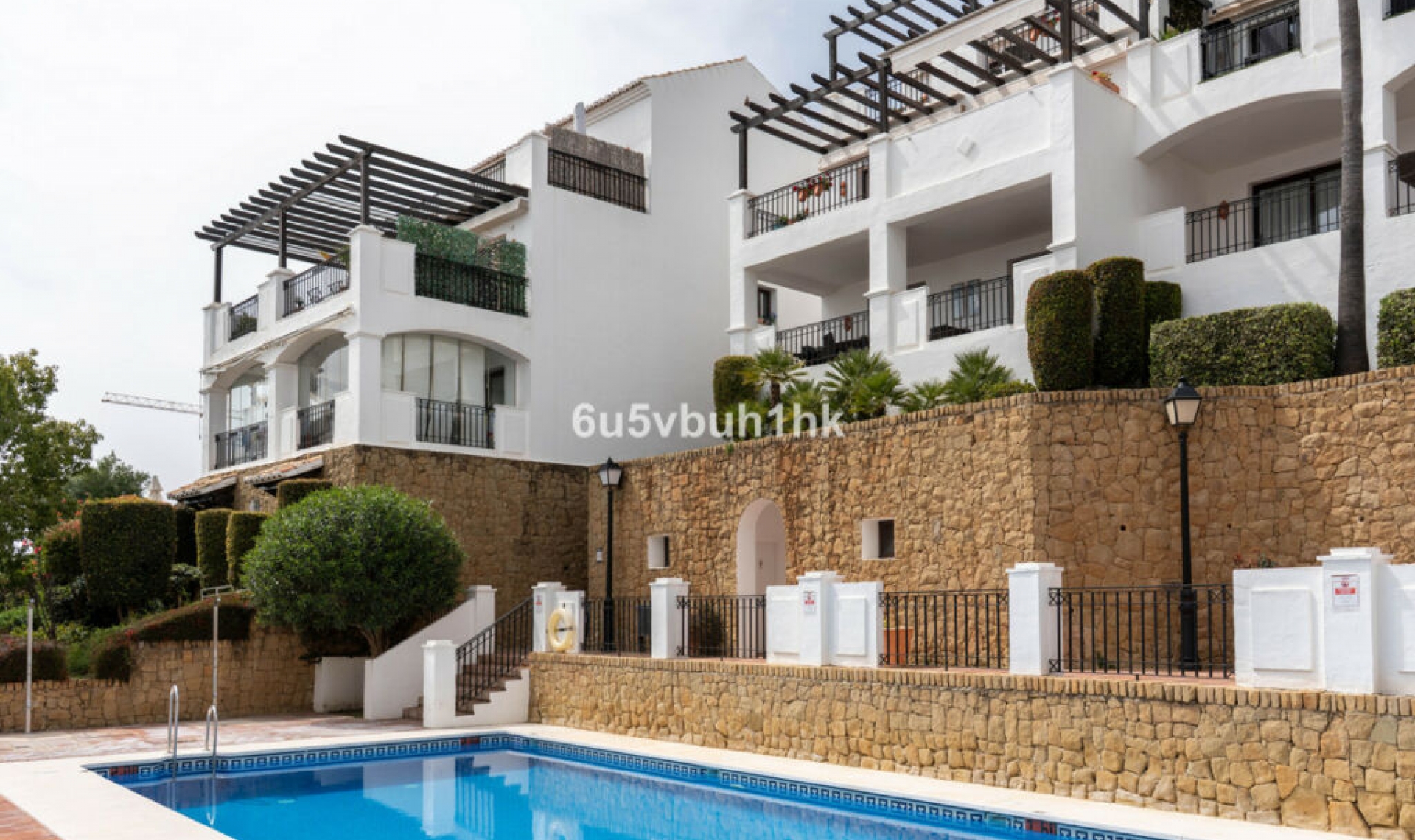 Resale - Apartment -
Marbella