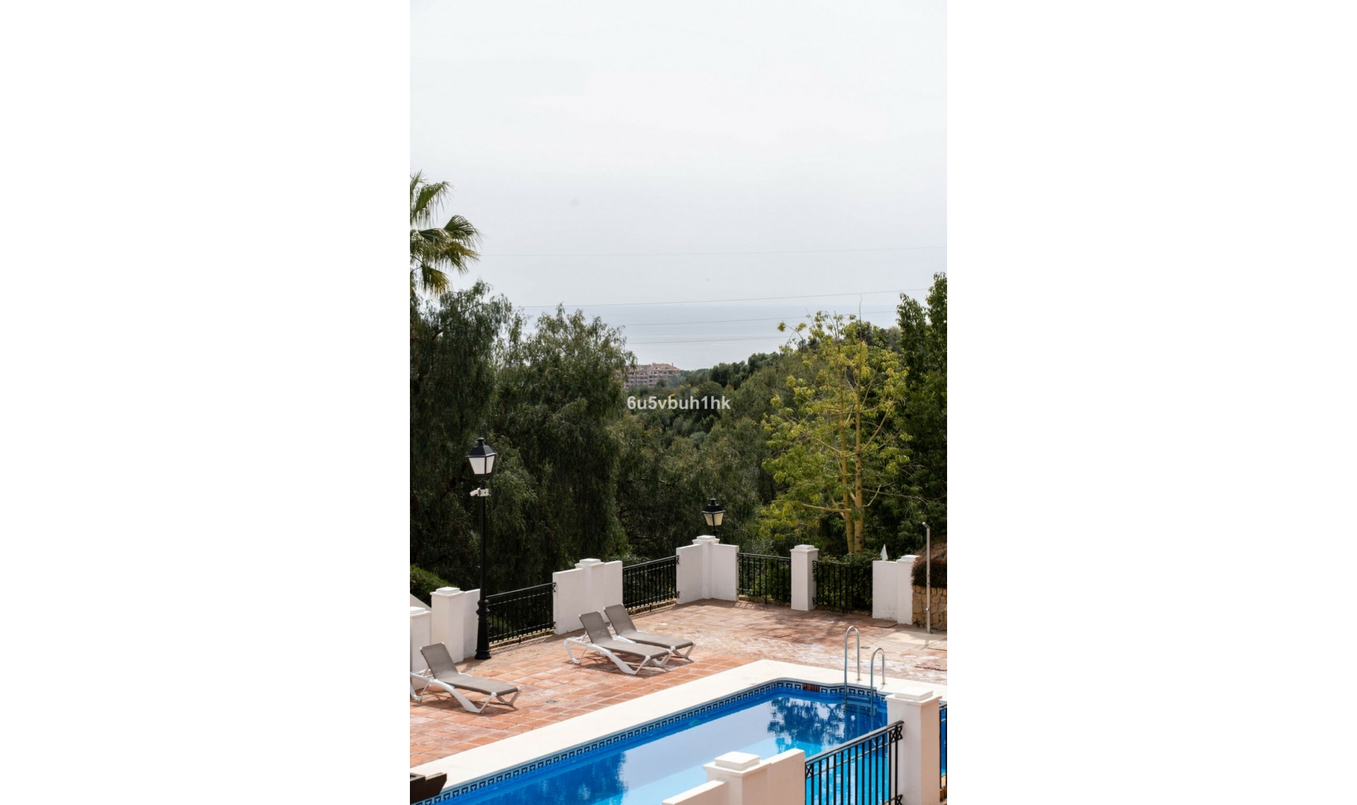 Resale - Apartment -
Marbella