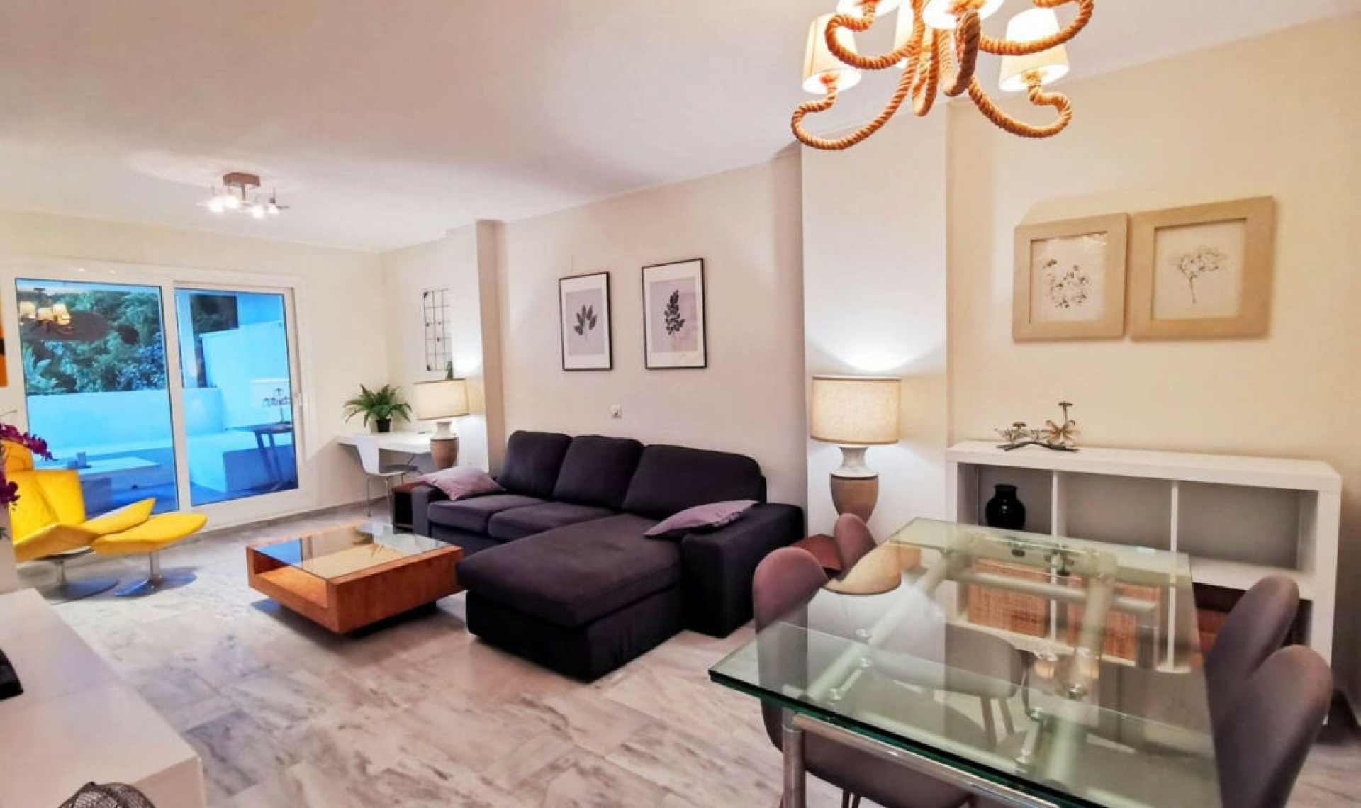 Resale - Apartment -
Marbella
