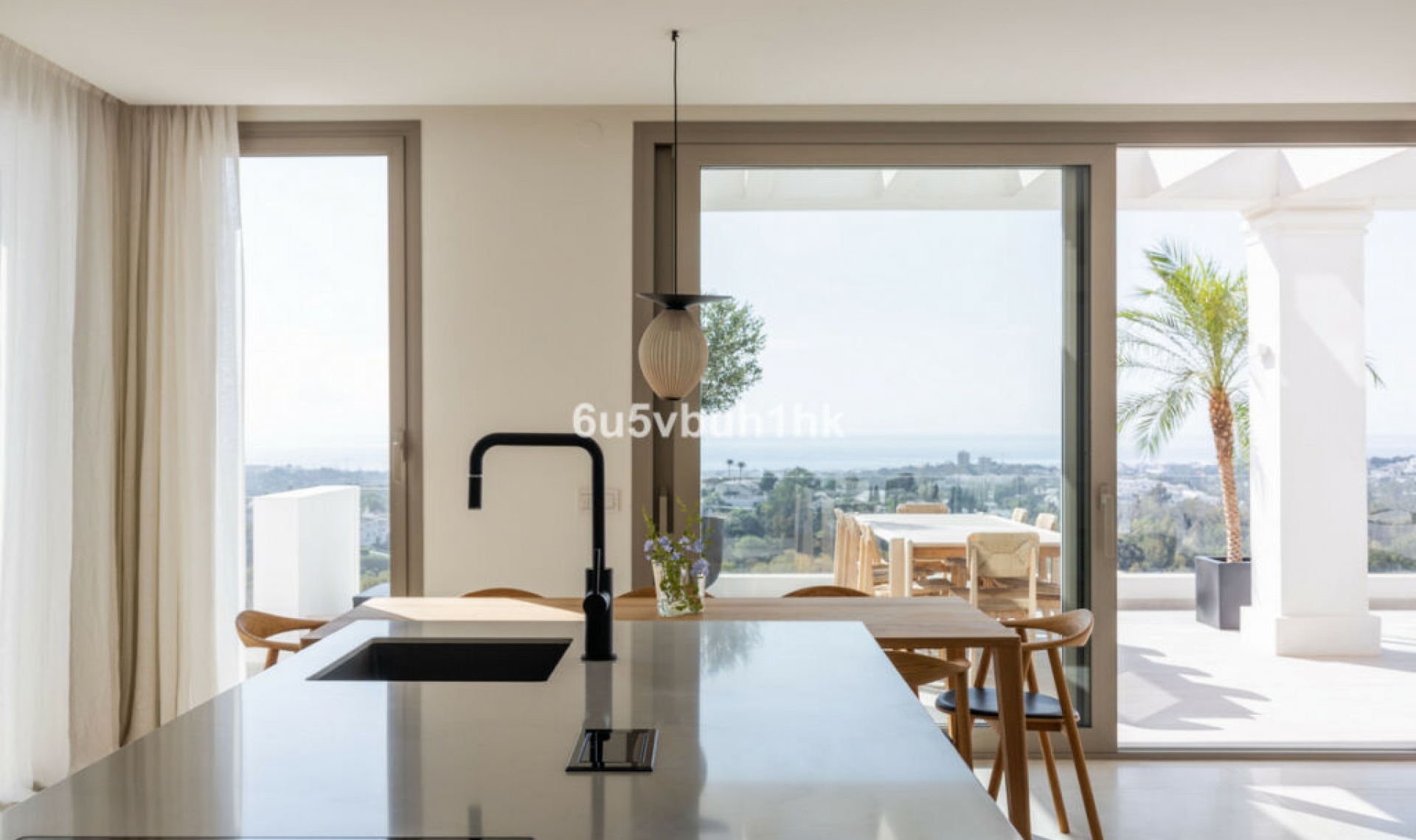 Resale - Apartment -
Marbella