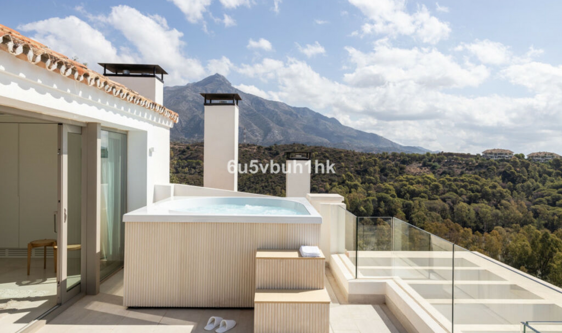 Resale - Apartment -
Marbella