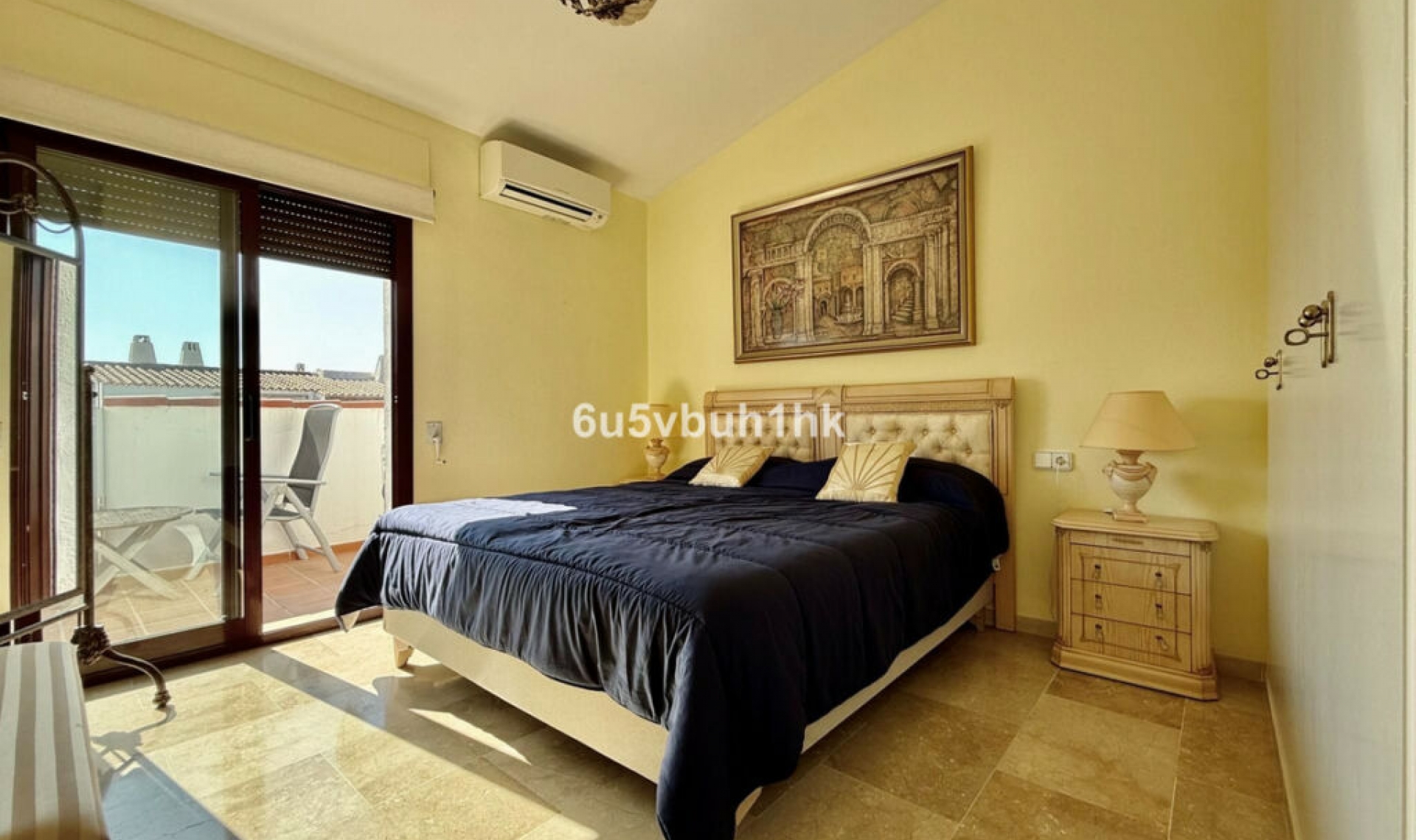 Resale - Apartment -
Marbella