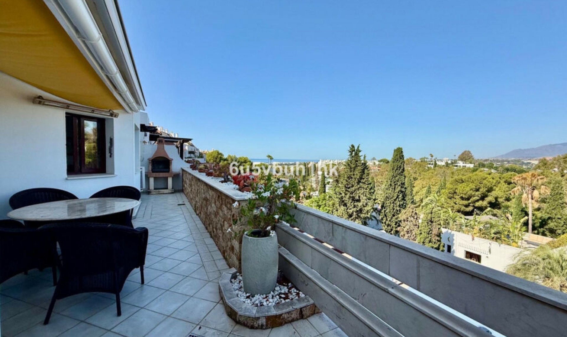 Resale - Apartment -
Marbella