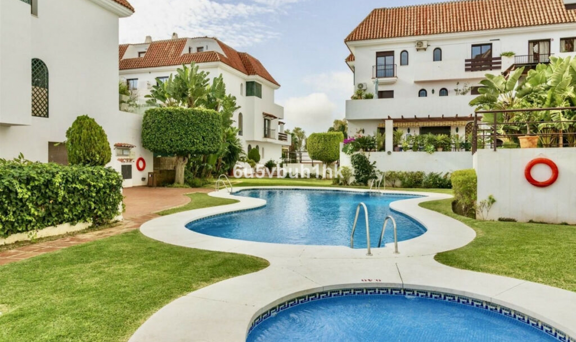 Resale - Apartment -
Marbella