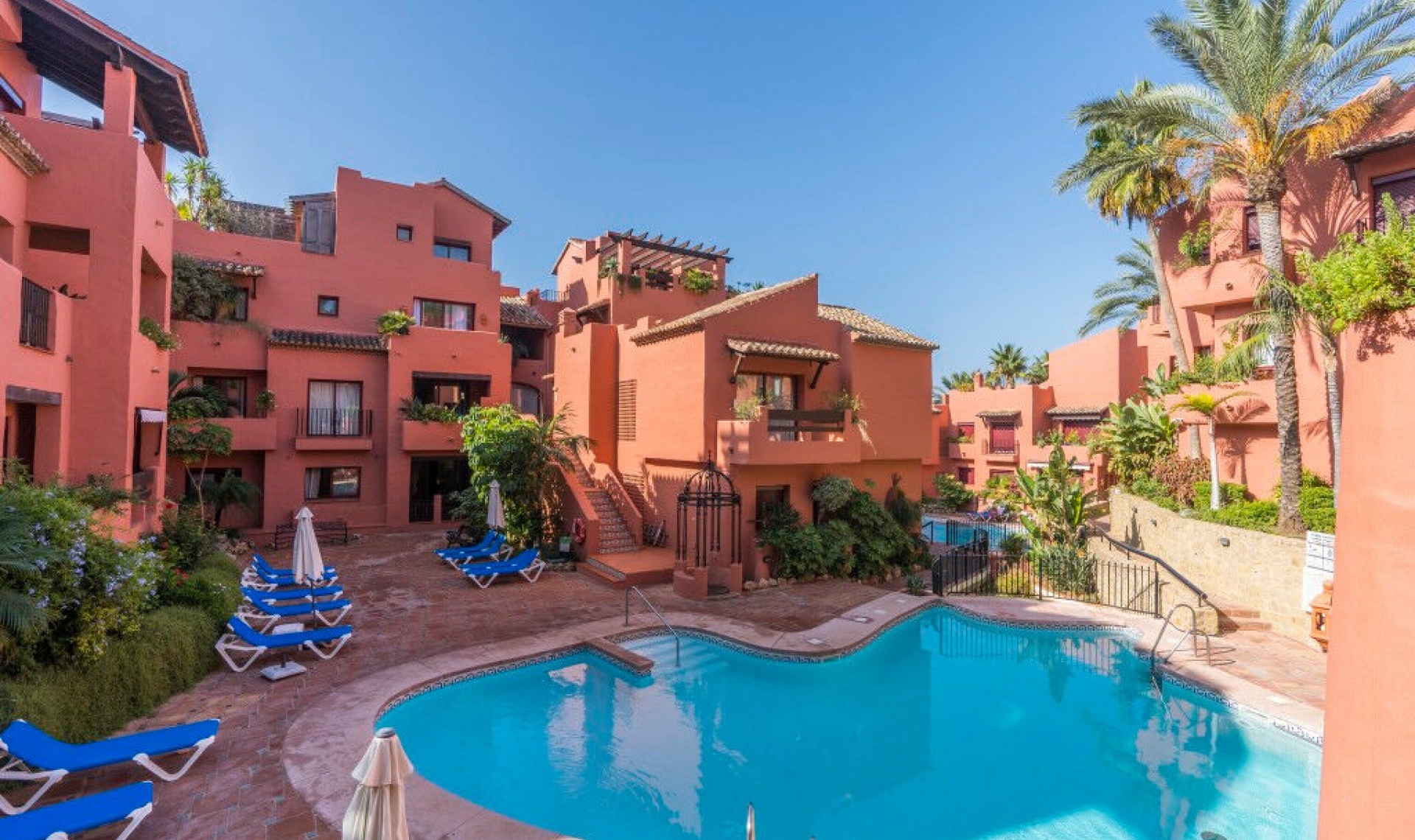 Resale - Apartment -
Marbella
