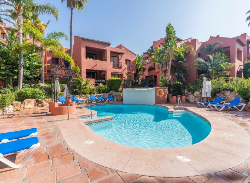 Resale - Apartment -
Marbella