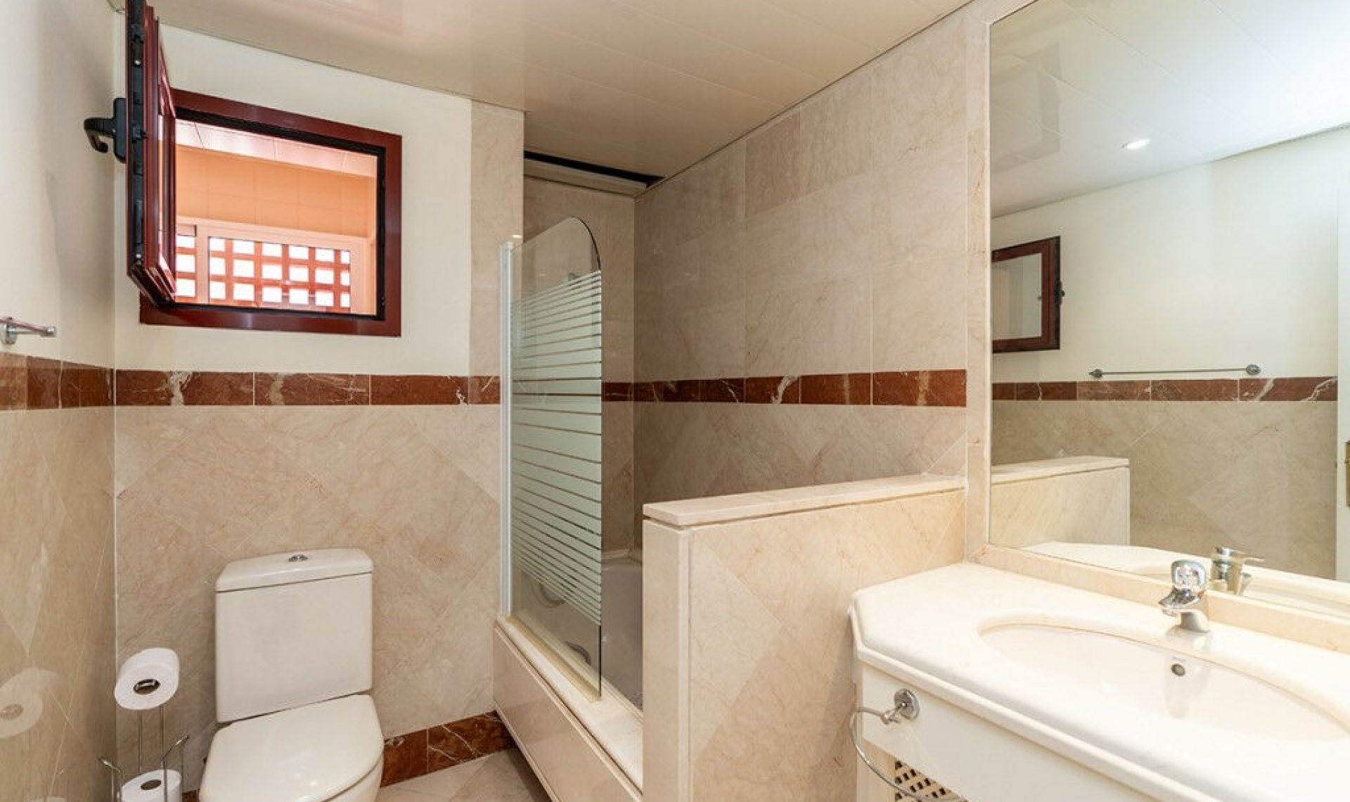 Resale - Apartment -
Marbella