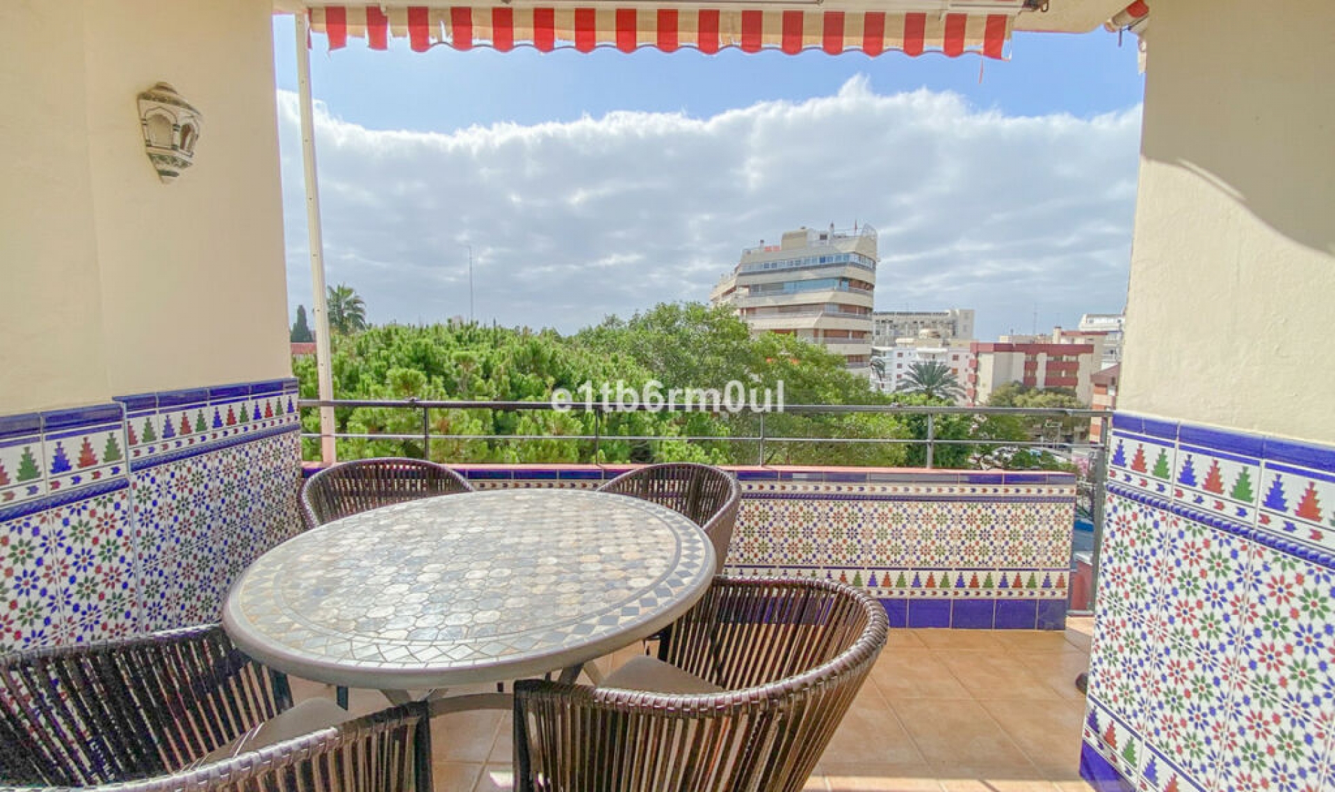 Resale - Apartment -
Marbella