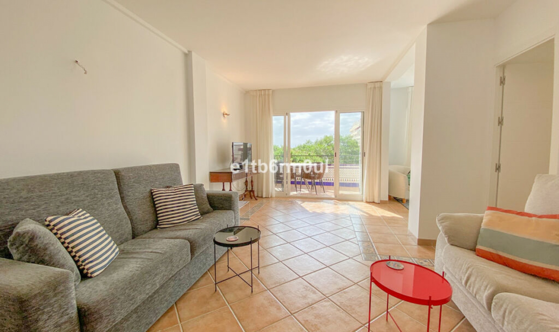 Resale - Apartment -
Marbella