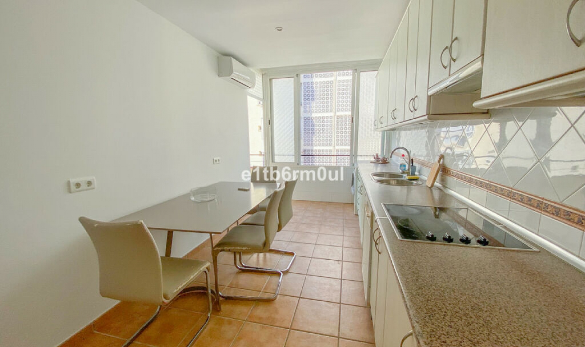 Resale - Apartment -
Marbella