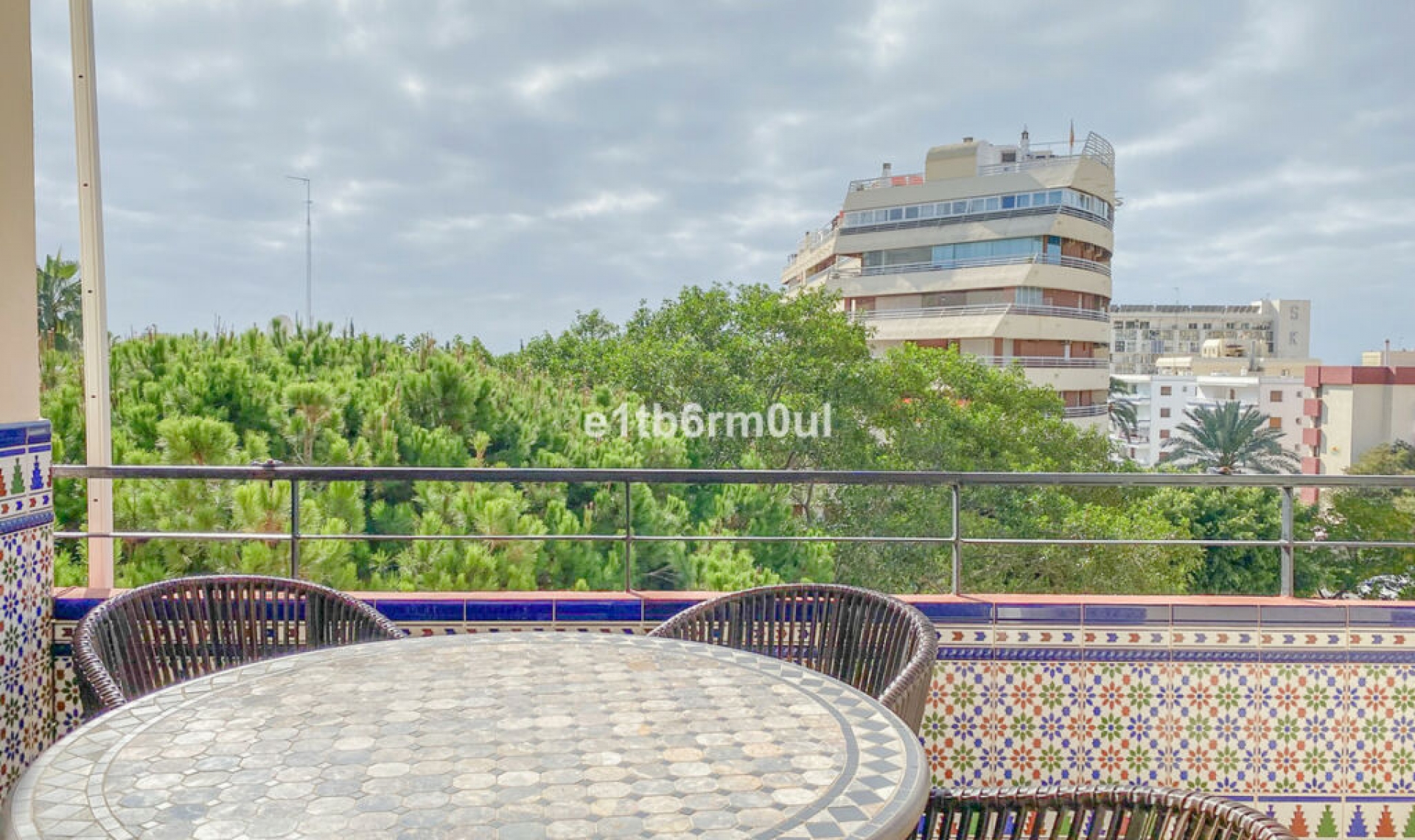 Resale - Apartment -
Marbella