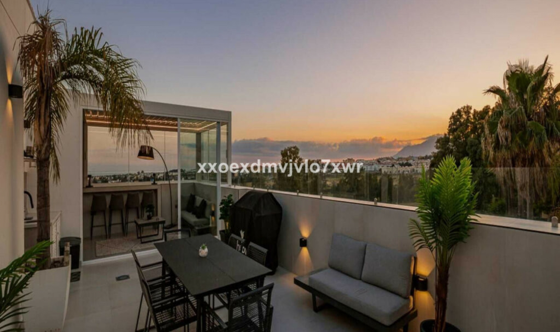 Resale - Apartment -
Marbella