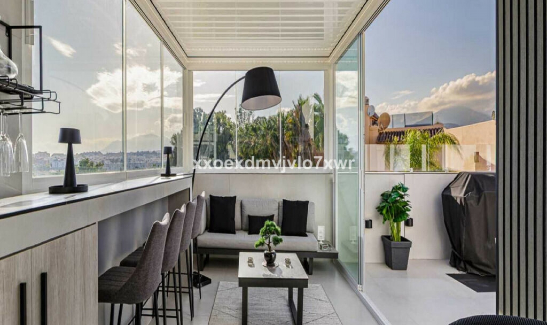 Resale - Apartment -
Marbella