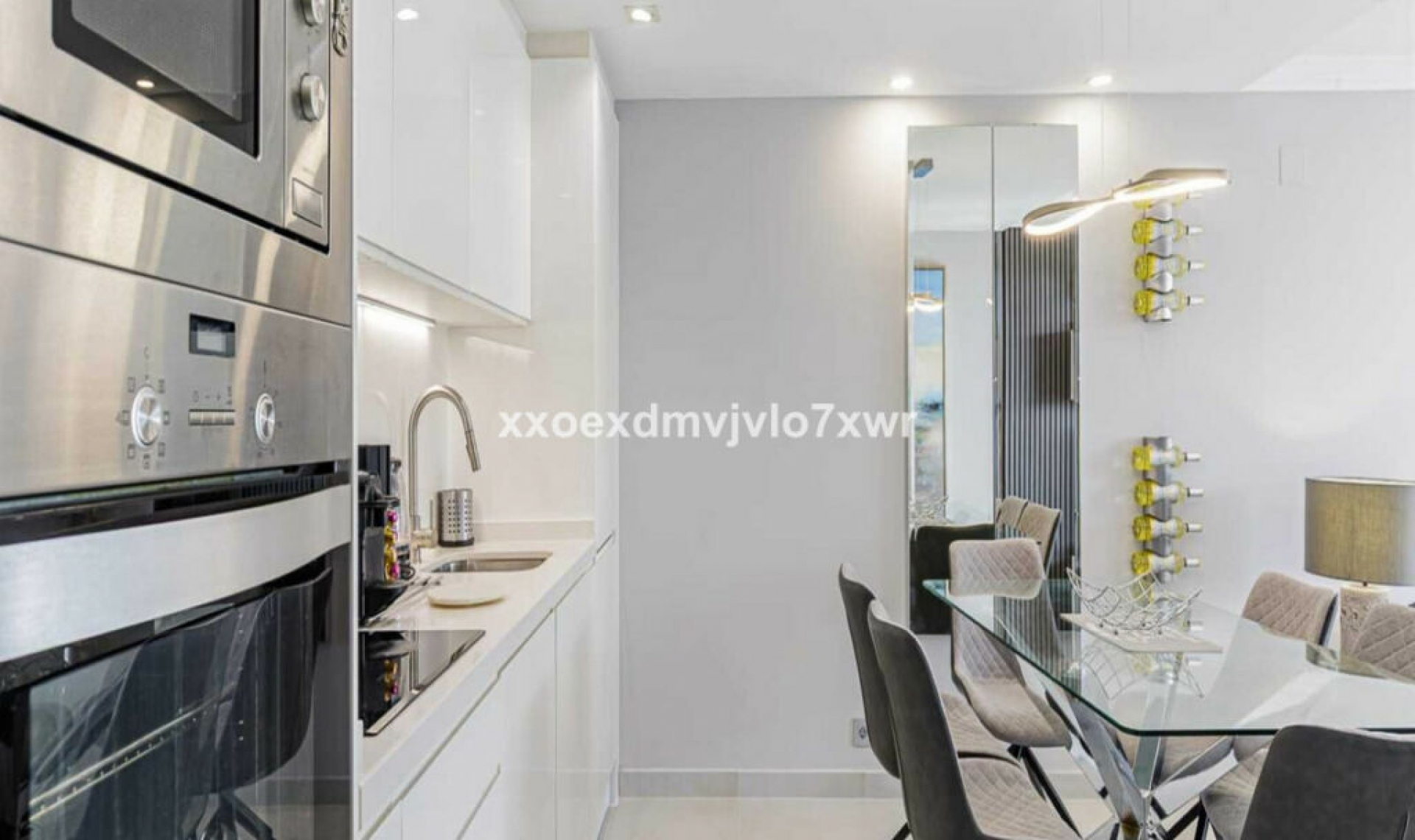 Resale - Apartment -
Marbella