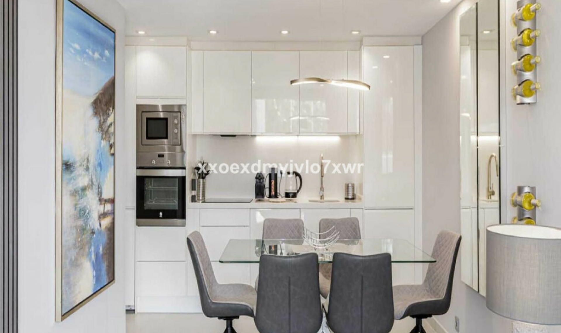 Resale - Apartment -
Marbella