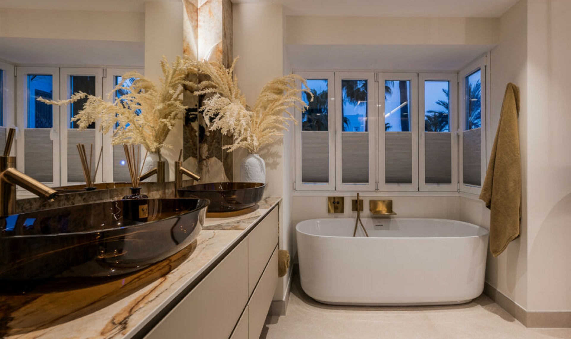 Resale - Apartment -
Marbella