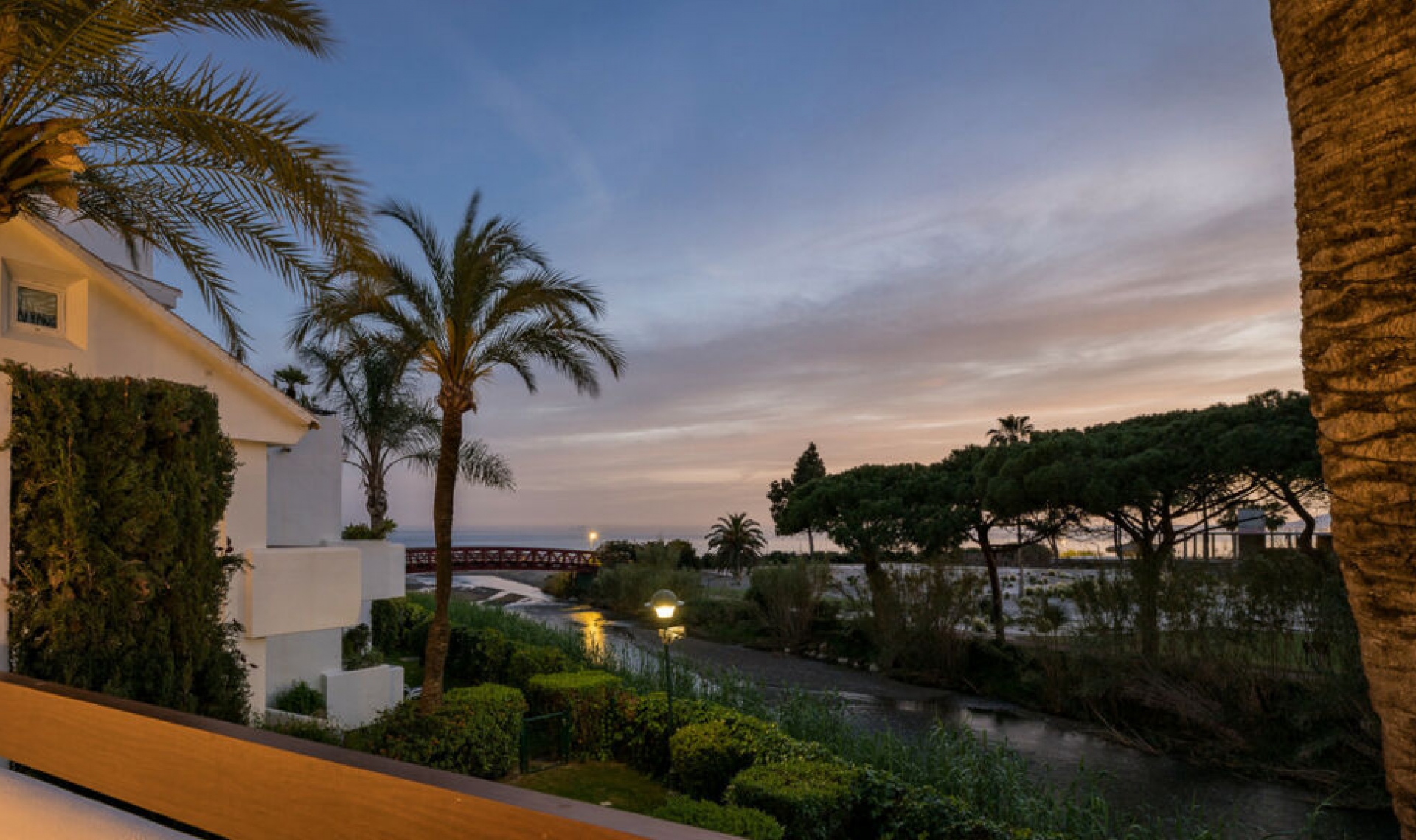 Resale - Apartment -
Marbella