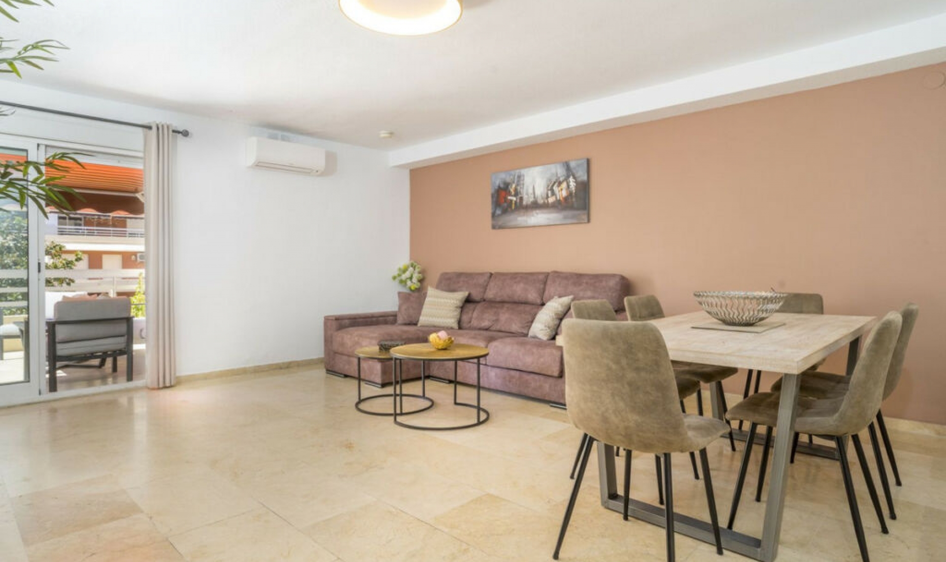 Resale - Apartment -
Marbella