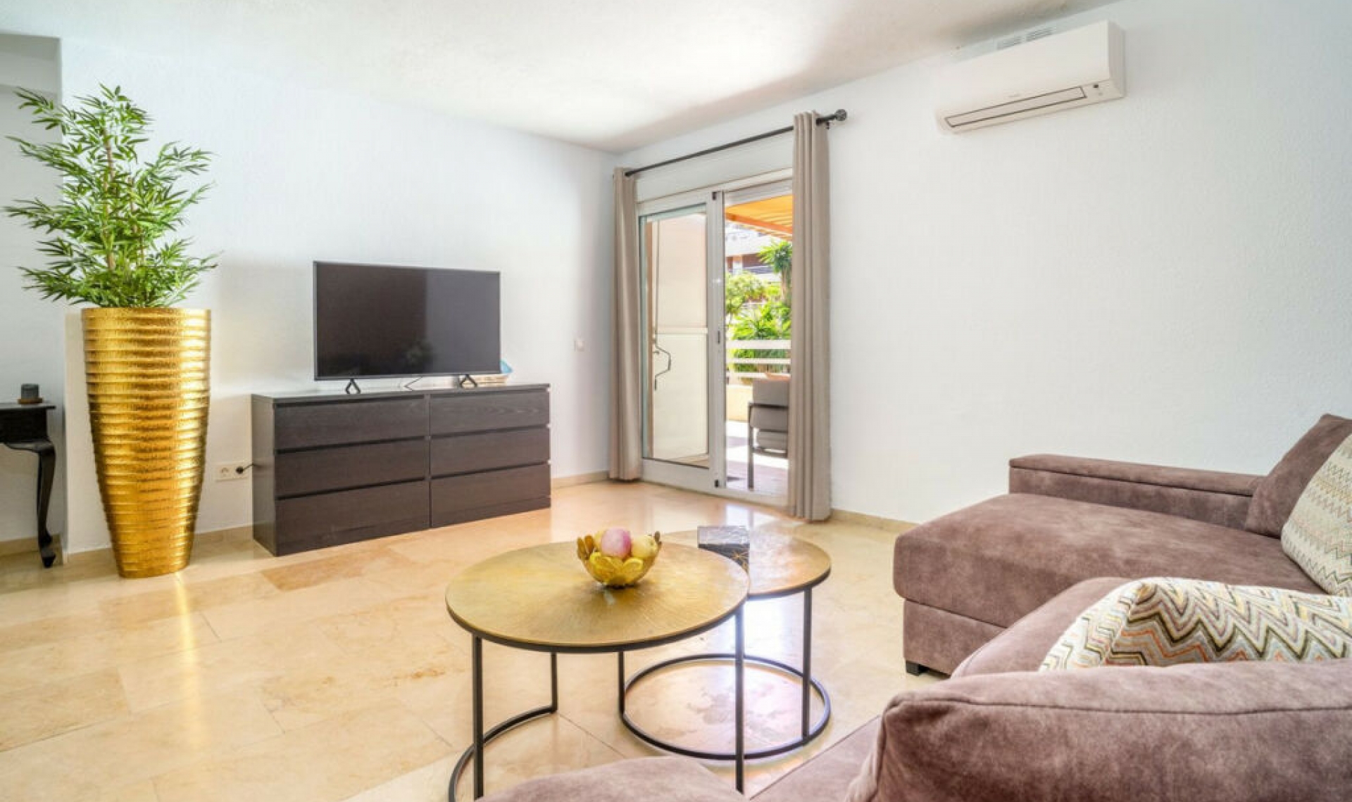 Resale - Apartment -
Marbella