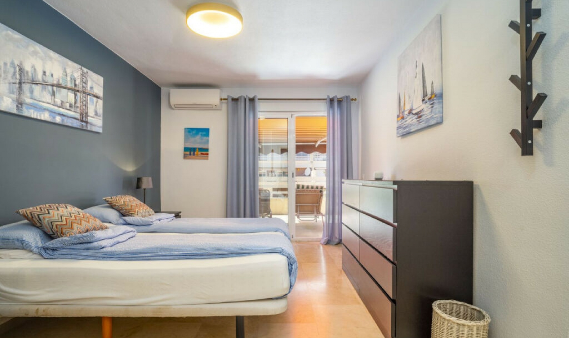 Resale - Apartment -
Marbella