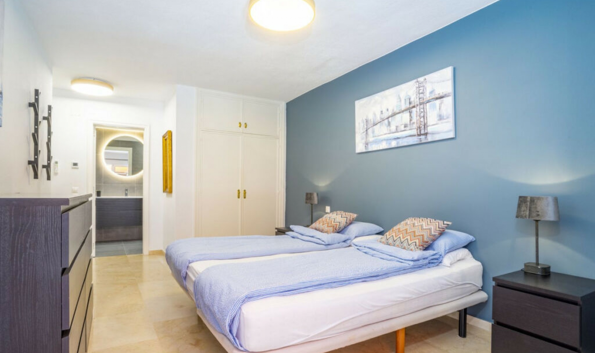 Resale - Apartment -
Marbella