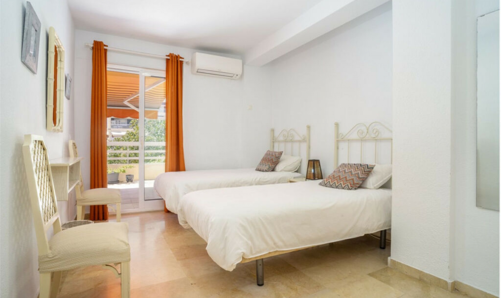 Resale - Apartment -
Marbella