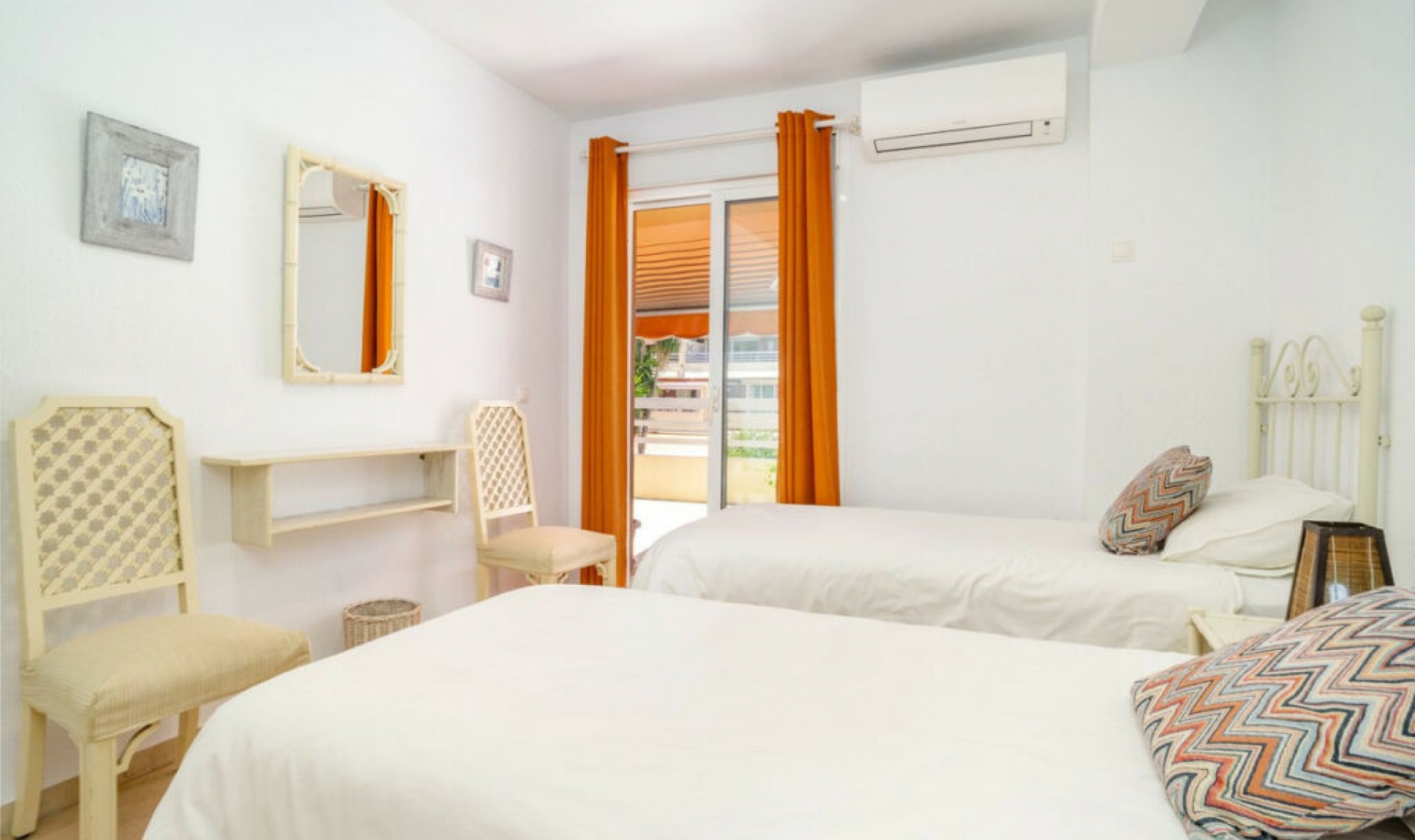 Resale - Apartment -
Marbella