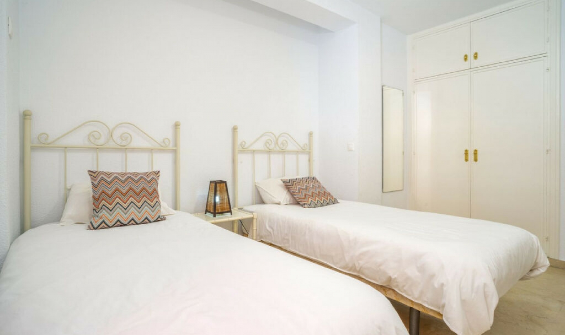 Resale - Apartment -
Marbella