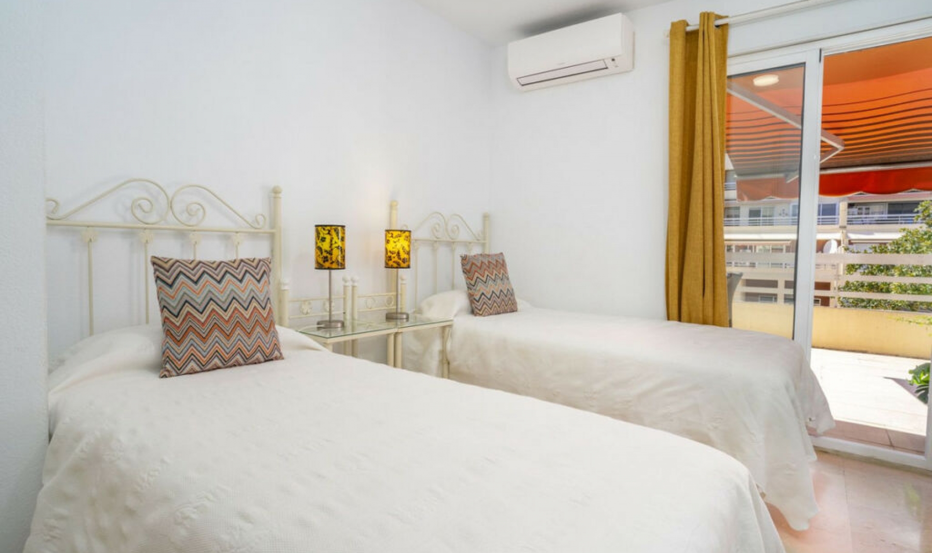 Resale - Apartment -
Marbella