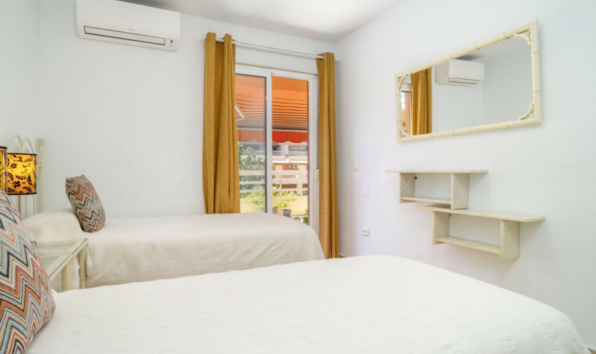 Resale - Apartment -
Marbella